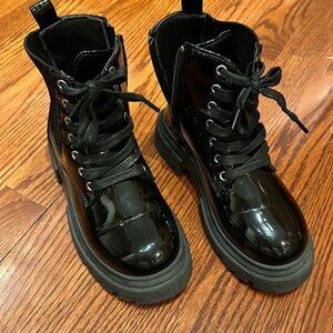 NORDSTROM YOKI GIRLS Black Patent Lace up Booties - Sz. 2